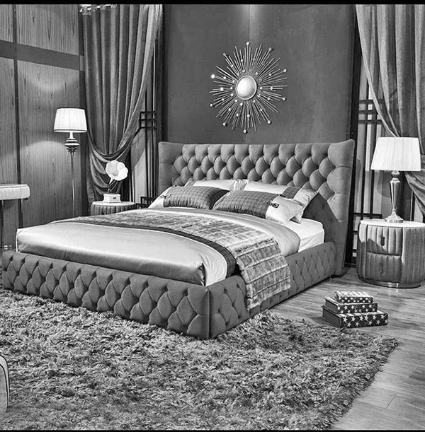Mona Lisa wing back bed