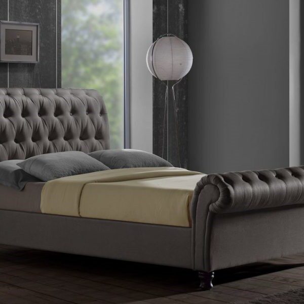 Navada traditional Chesterfield Upholstered Bed